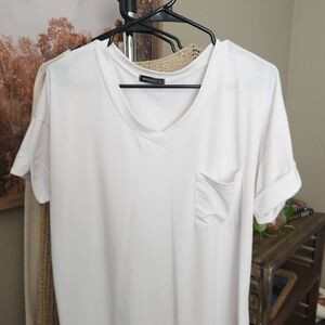 Minimalist White Short Sleeve Tee